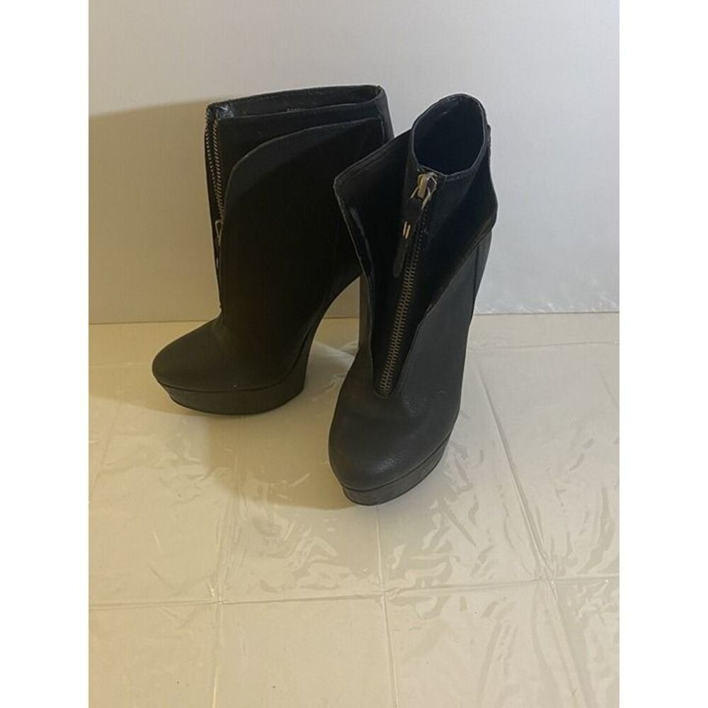 Luxury Rebel Randy Zip Front Bootie ~size 6